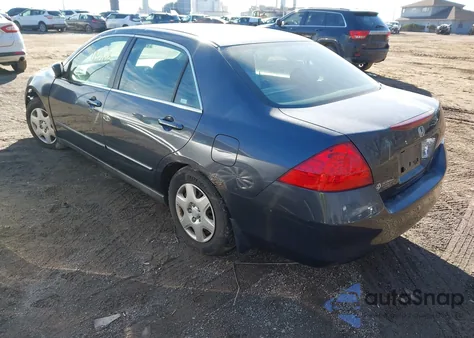 2007 Honda Accord 2.4 Lx z USA, uszkodzony, nr VIN 1HGCM56477A100501